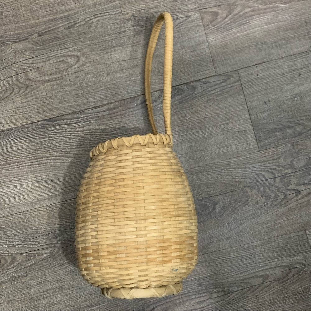 Hancock Baskets Potato Basket Handmade 18 Inches Tall With Hanging Handle - Picture 2 of 11